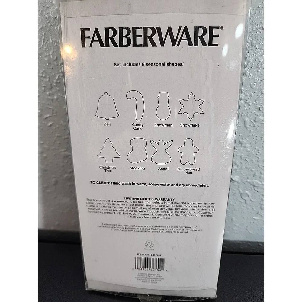 Farberware 8 Piece Seasonal Holiday Christmas Cookie Cutter‎ Set -